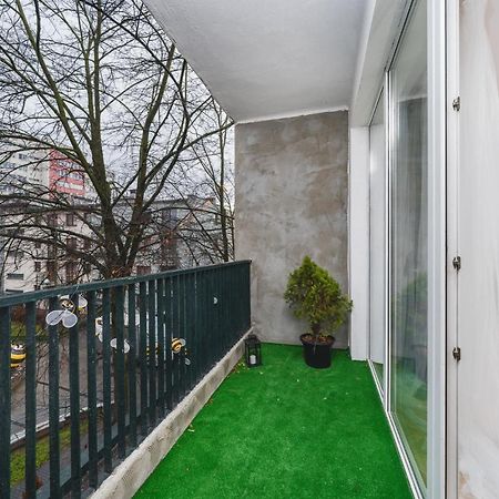 Sunshine Parkside Hideaway - 3 Bedroom - By Upstairs 克拉科夫 外观 照片