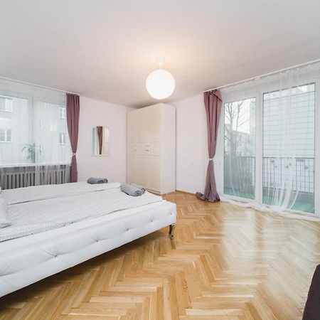 Sunshine Parkside Hideaway - 3 Bedroom - By Upstairs 克拉科夫 外观 照片
