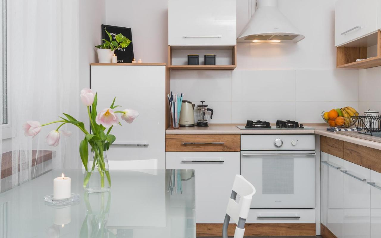 Sunshine Parkside Hideaway - 3 Bedroom - By Upstairs 克拉科夫 外观 照片