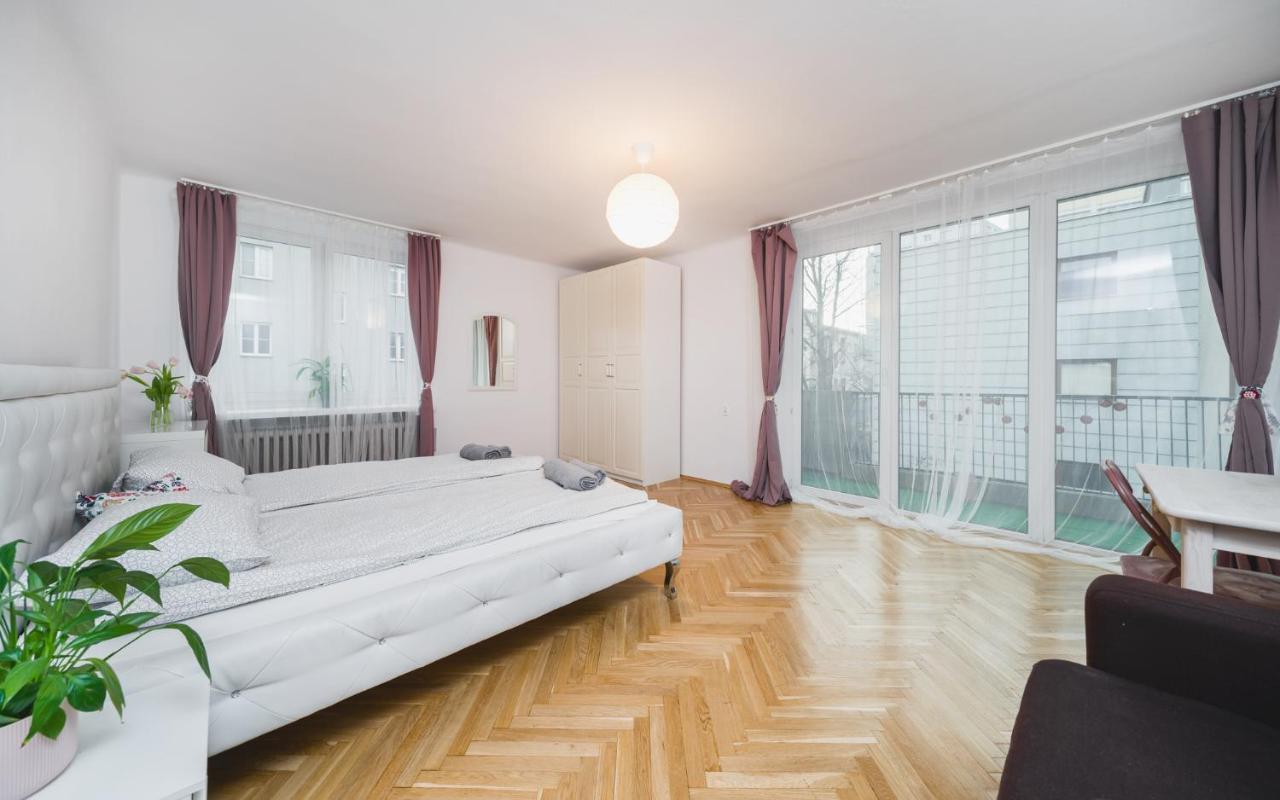 Sunshine Parkside Hideaway - 3 Bedroom - By Upstairs 克拉科夫 外观 照片