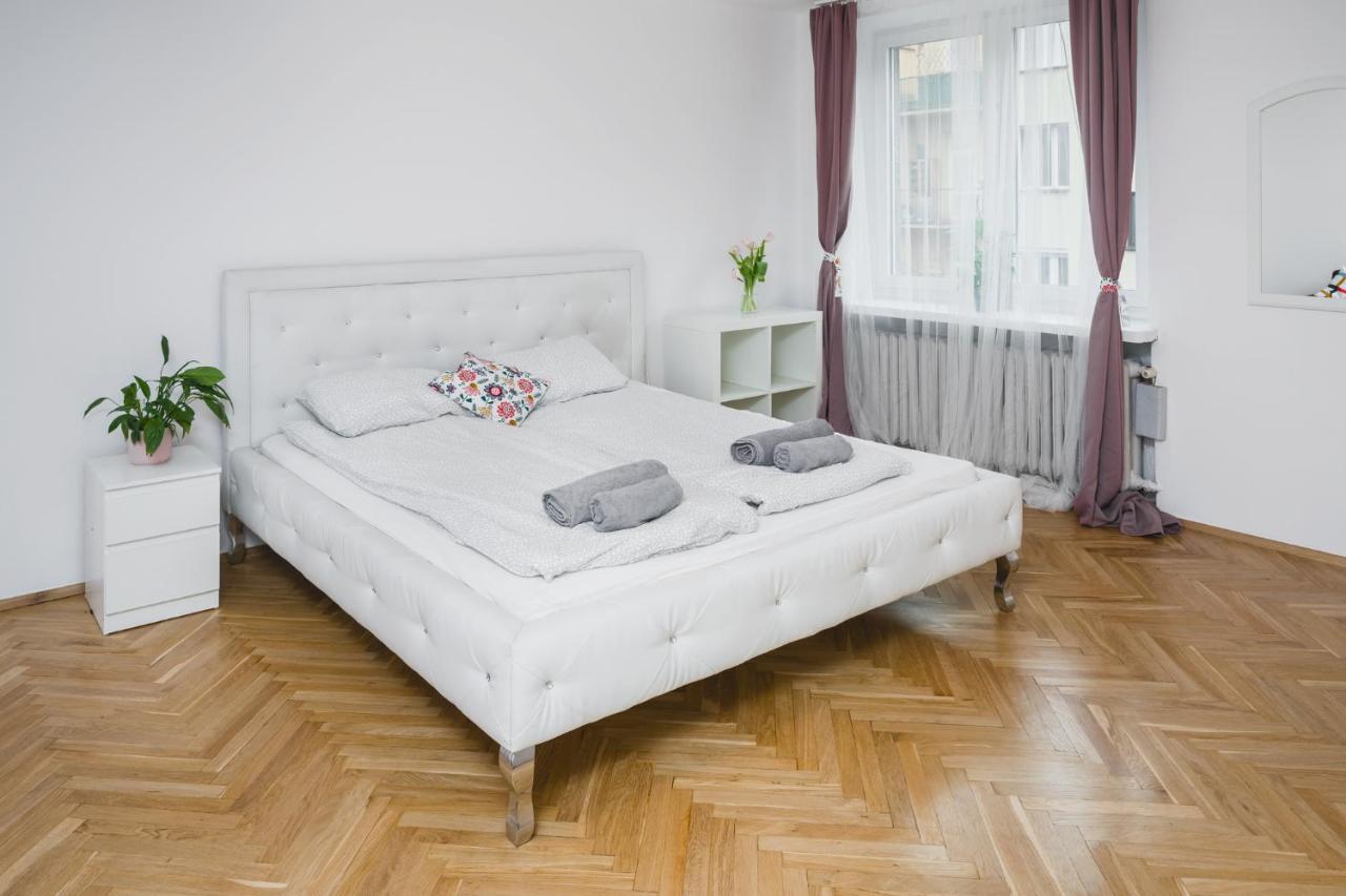 Sunshine Parkside Hideaway - 3 Bedroom - By Upstairs 克拉科夫 外观 照片