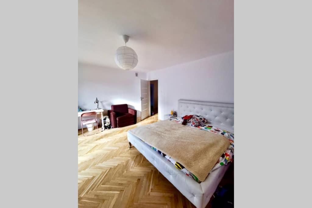 Sunshine Parkside Hideaway - 3 Bedroom - By Upstairs 克拉科夫 外观 照片