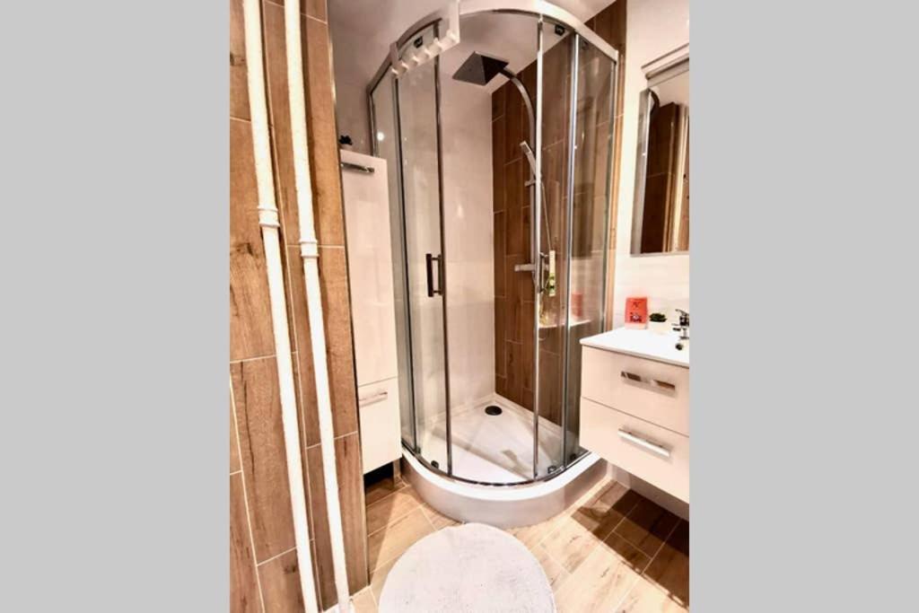 Sunshine Parkside Hideaway - 3 Bedroom - By Upstairs 克拉科夫 外观 照片
